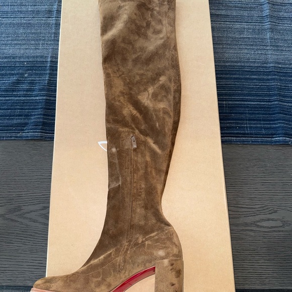 CHRISTIAN LOUBOUTIN
Adoxa Rhea Stretch Suede Over-The-Knee Boot, 70mm SIZE37 - Picture 5 of 9